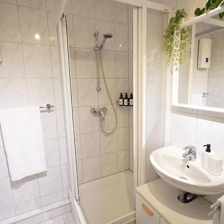 Dein Flughafen Messe Nahe Duesseldorf 2 Apartman