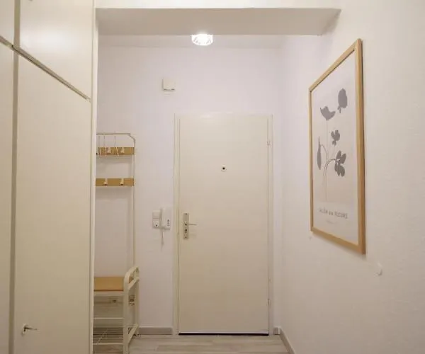 Apartamento Dein Flughafen Messe Nahe Duesseldorf 2 *